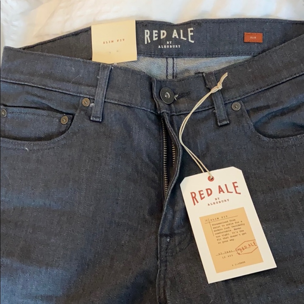 *brand new* Men’s slim fit dark wash jeans